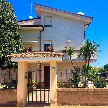 A Casa Di Tati Bed & Breakfast 3*